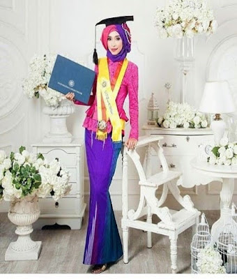Kebaya Merah Jambu yang Manis